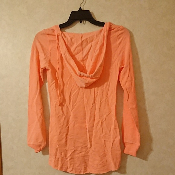 Deb Hoddie - Picture 2 of 3